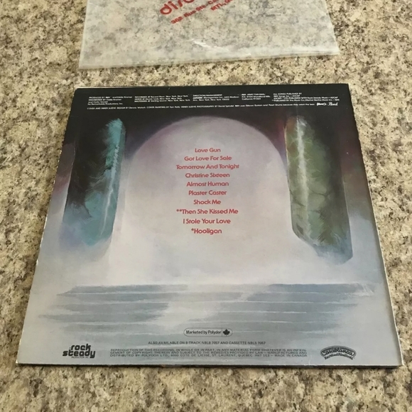 Vintage Kiss Love Gun Album 1977 - Picture 3 of 11